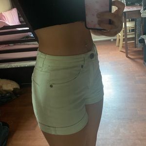 super cute green shorts from dickies